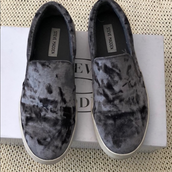 Steve Madden Shoes - Steve Madden velvet shoes
